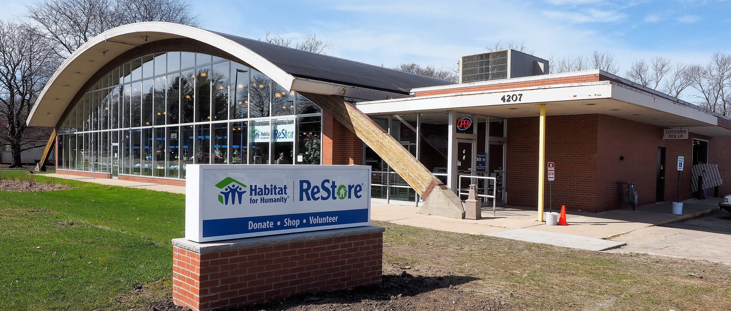 Solid Wood Storage Chest – Habitat for Humanity Greater Ottawa ReStore