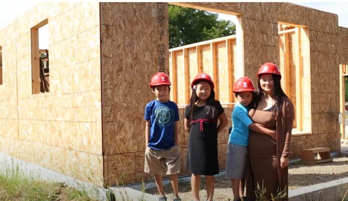 Mai Lor and her three children